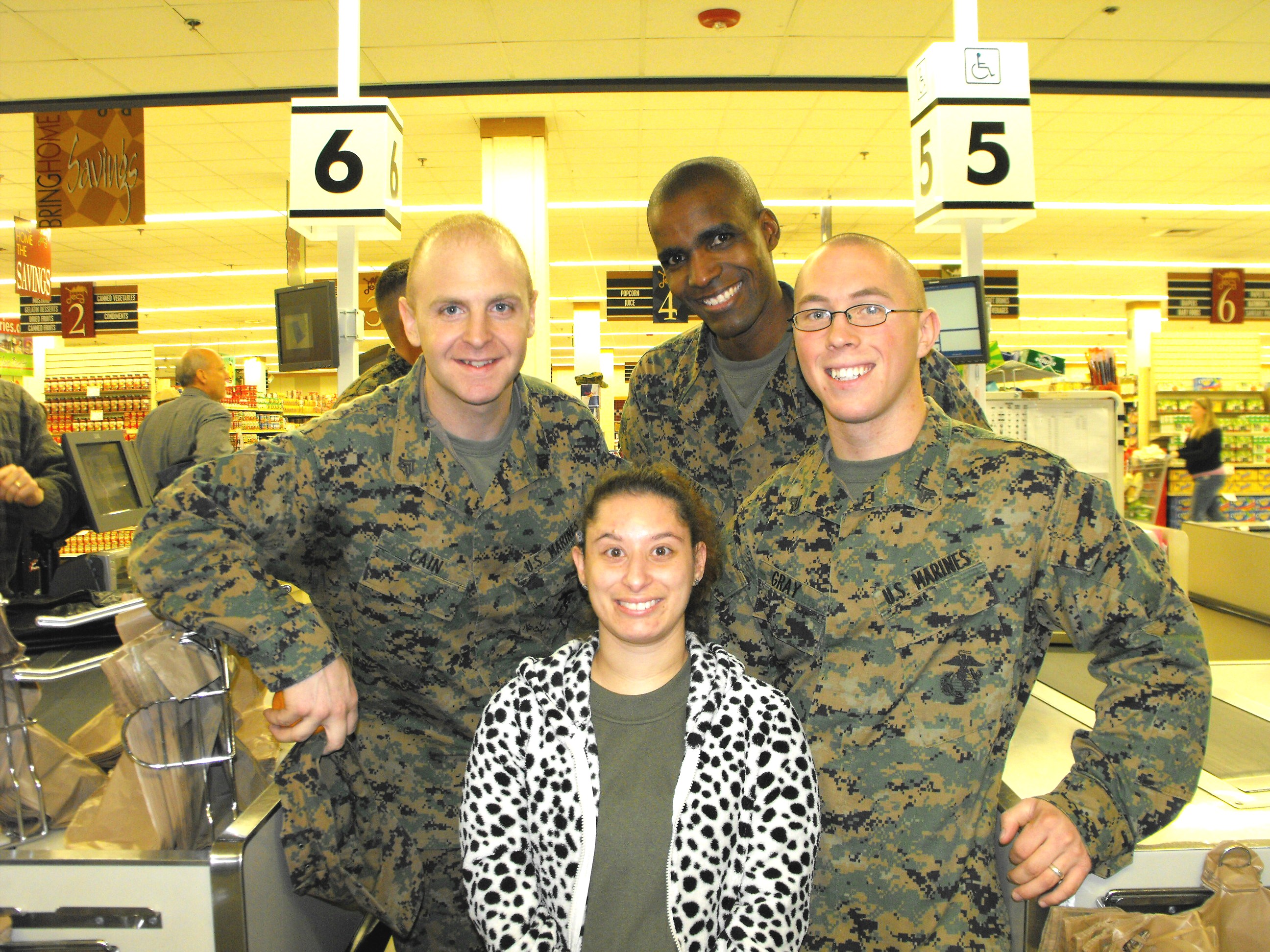 ./2011/Commissary Games/MCAS Cherry Pt Commissary 0052.JPG